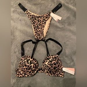 Brand new Victoria secret bikini. Push up top